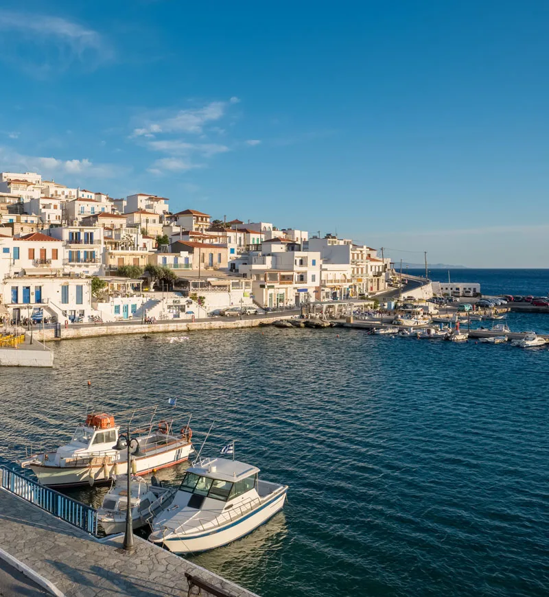 Το λιμάνι του Μπατσί στην Άνδρο